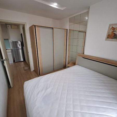 Condo In Bangkok With Swimming Pool Near Malls And Train Exterior photo